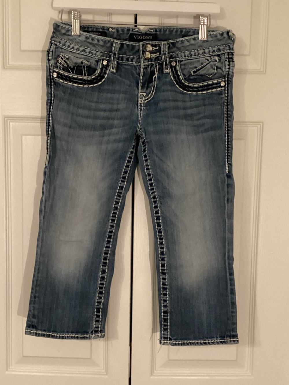 Vigoss Women's Dublin Capri  Jeans in Washed Blue with White Contrast Stitching